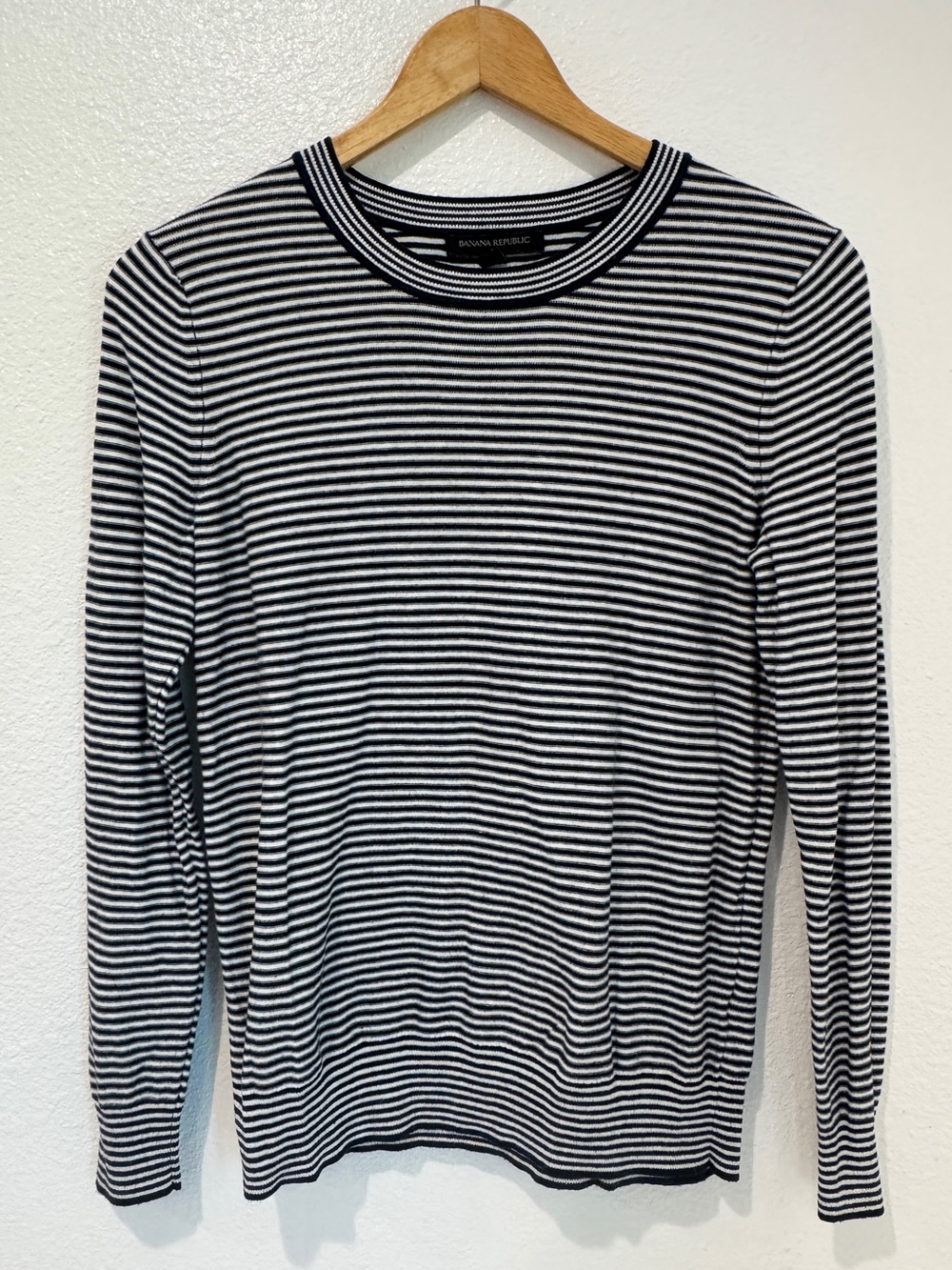 Banana Republic Navy White Striped Knit Sweater Crewneck Nautical Classic S
